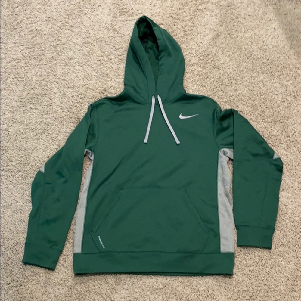 Men’s Nike Therma-Fit pullover hoodie.